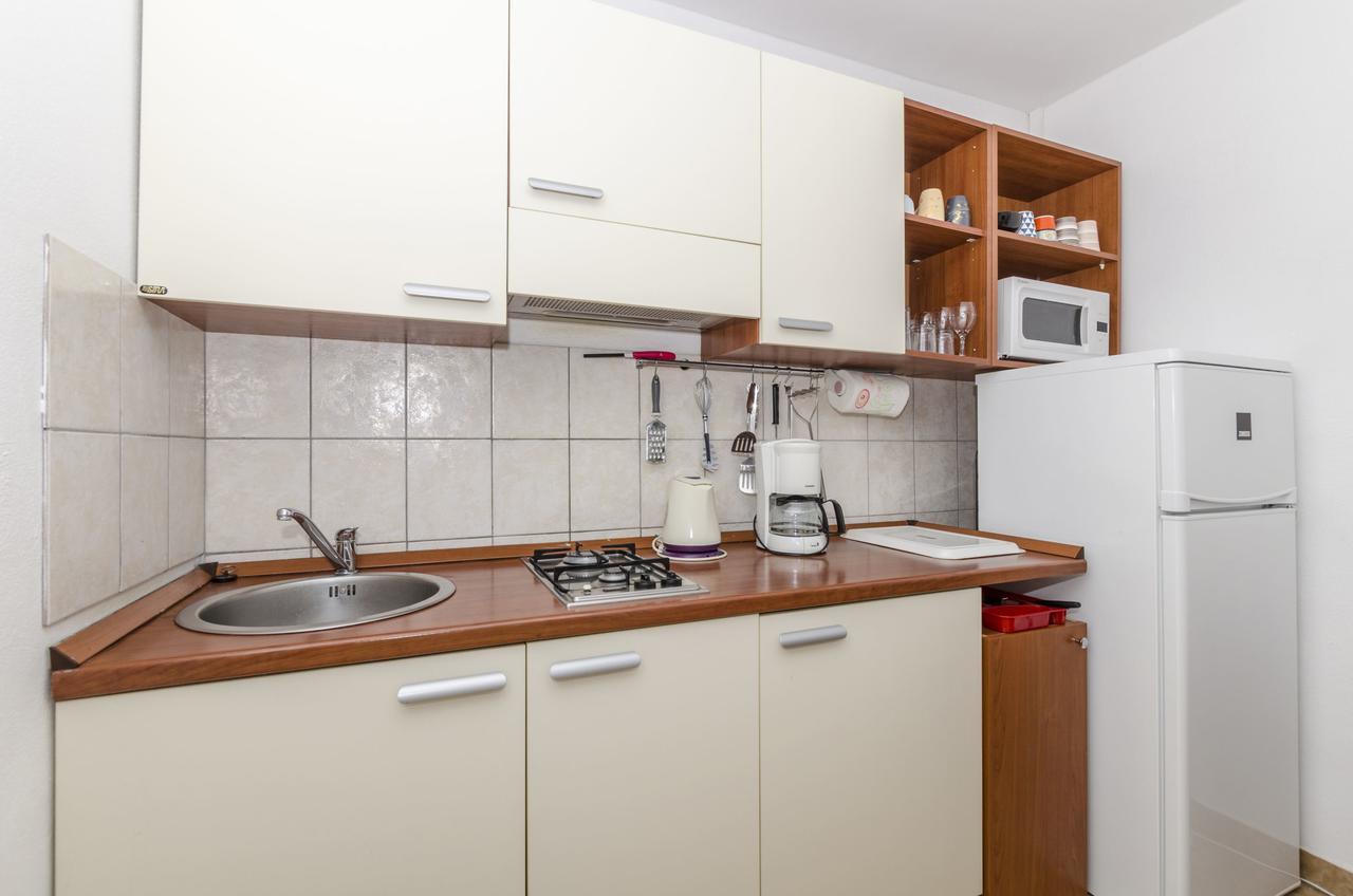 Apartments Dinko Gdinj Εξωτερικό φωτογραφία