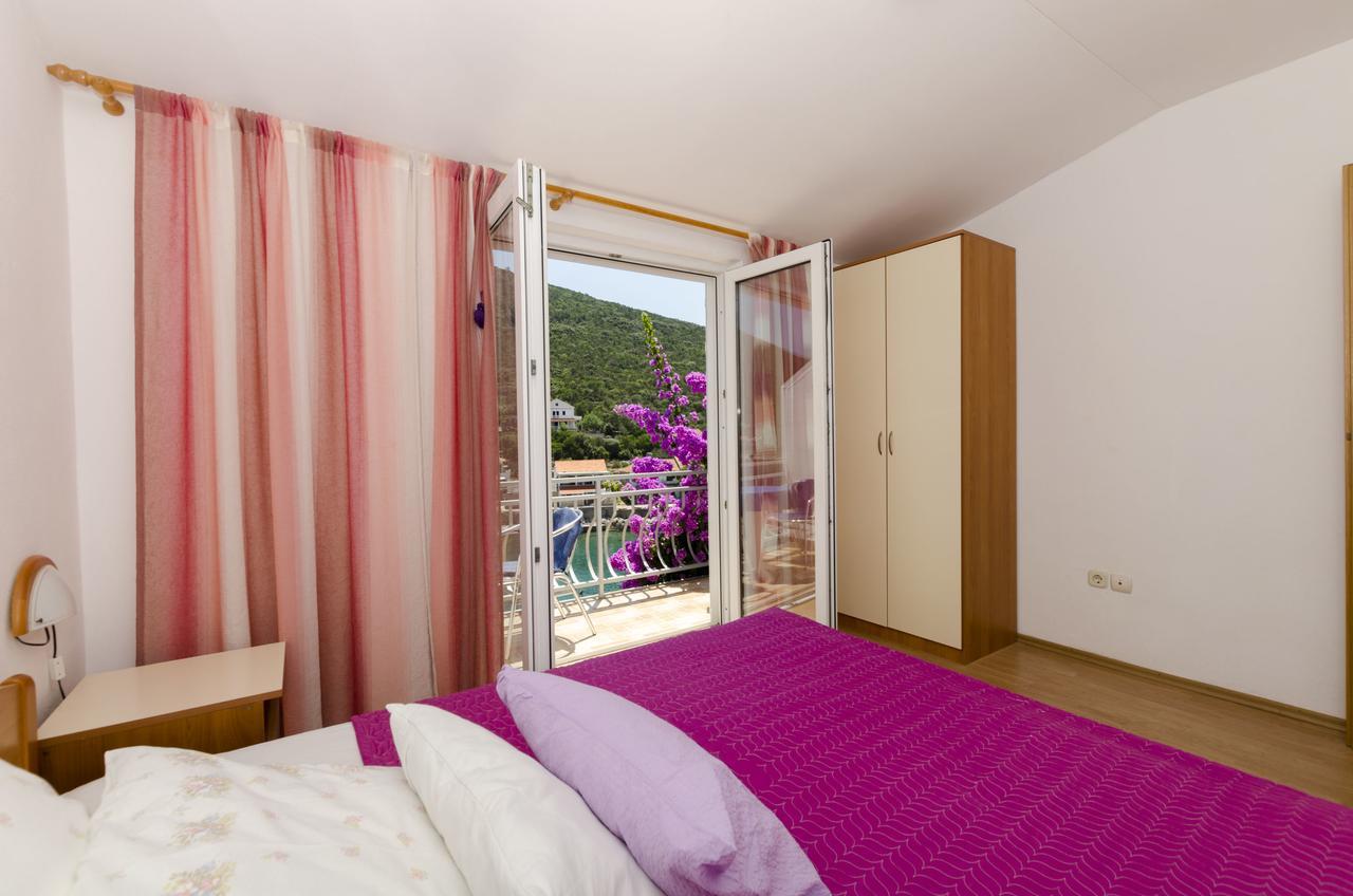 Apartments Dinko Gdinj Εξωτερικό φωτογραφία