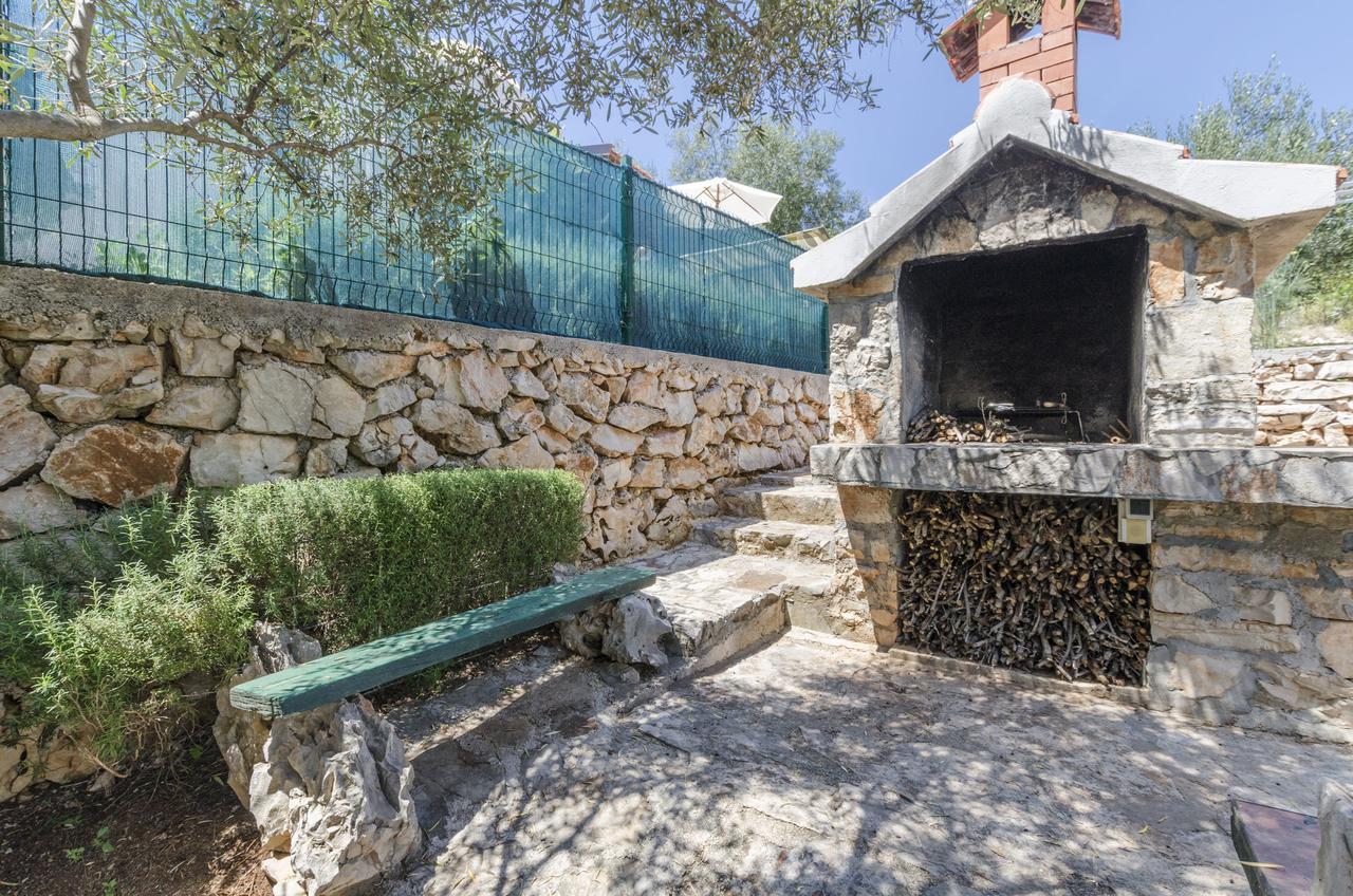 Apartments Dinko Gdinj Εξωτερικό φωτογραφία