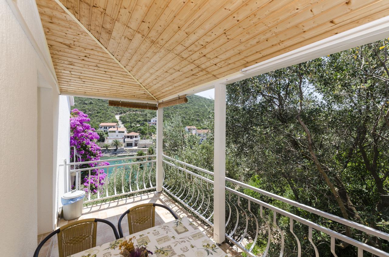 Apartments Dinko Gdinj Εξωτερικό φωτογραφία