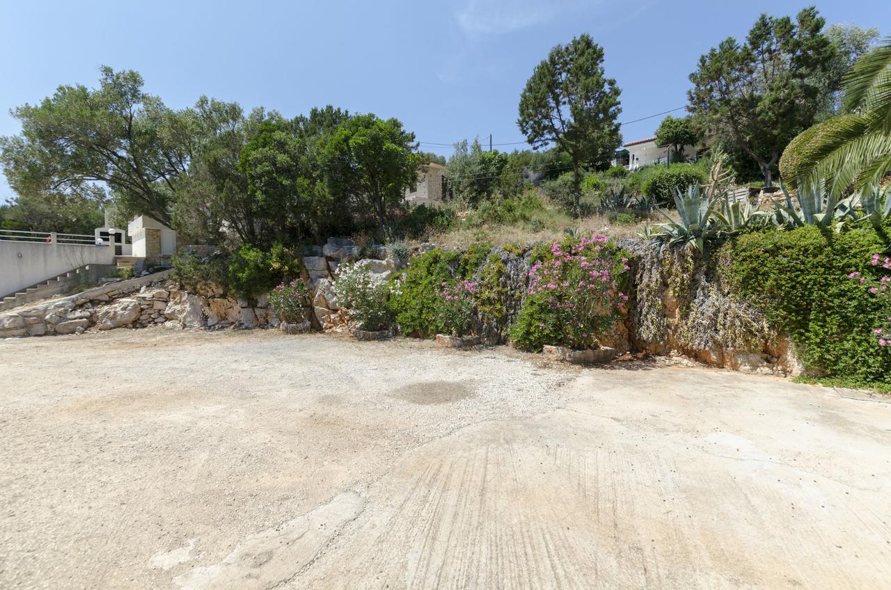 Apartments Dinko Gdinj Εξωτερικό φωτογραφία
