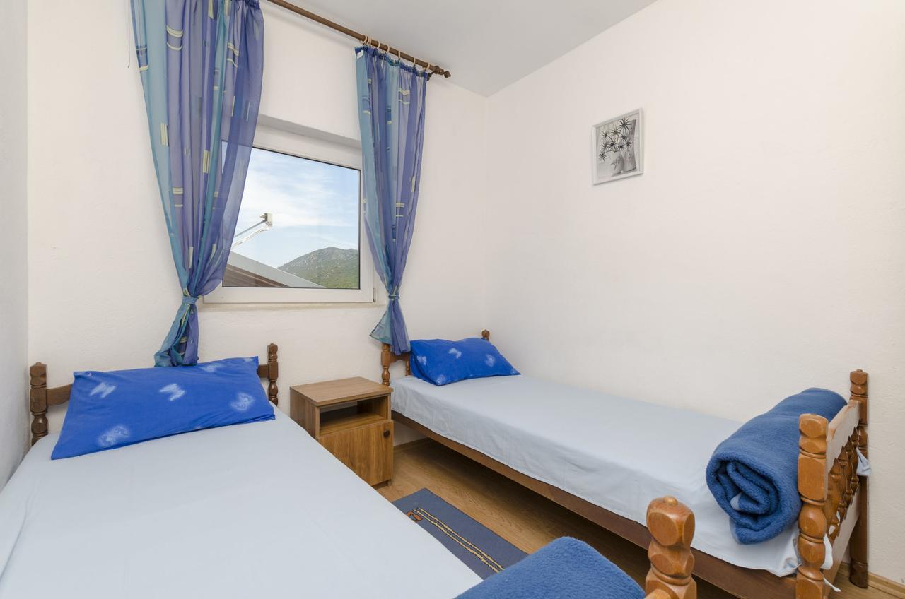 Apartments Dinko Gdinj Εξωτερικό φωτογραφία