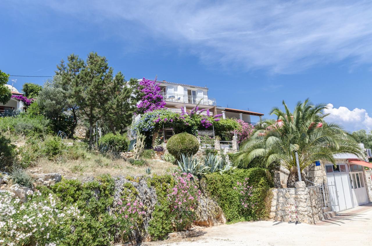 Apartments Dinko Gdinj Εξωτερικό φωτογραφία
